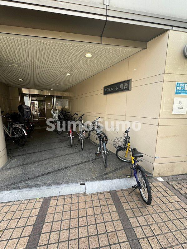 リヴィエール川西の外観