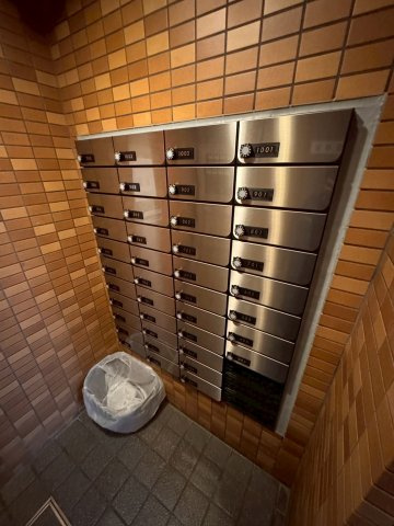 ルーブルCTJR難波のロビー