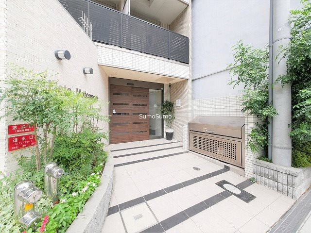 リエット元町のエントランス