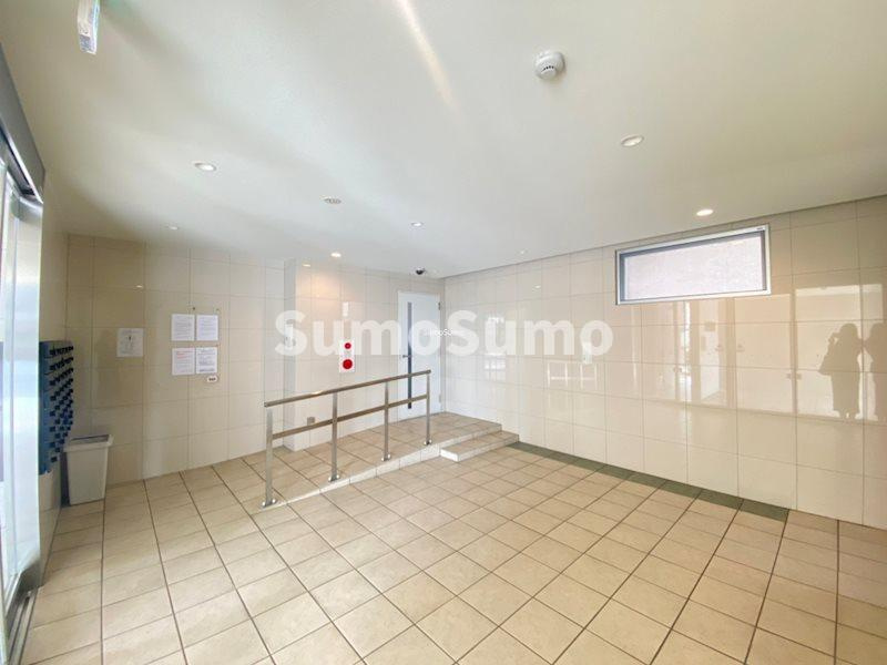 リヴィアス難波エアリーのロビー|清潔なロビーです