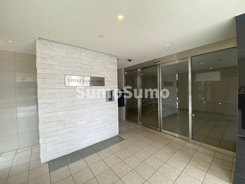 リヴィアス難波エアリーのエントランス|ゆとりのあるエントランスです