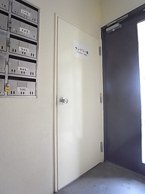 ルーブル西灘の外観