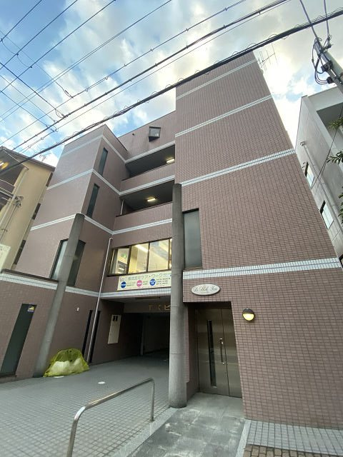 尼崎市七松町３丁目の賃貸マンションの外観