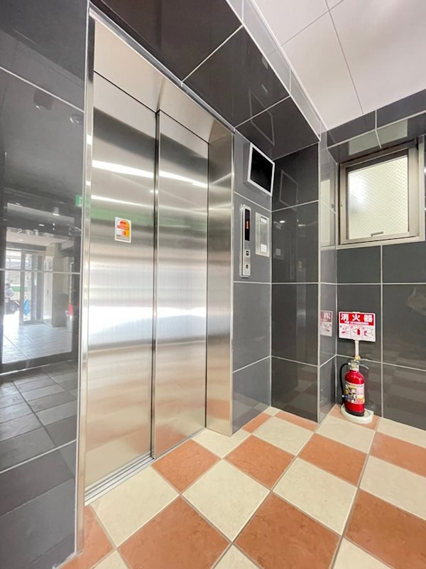 リーフビル割塚の外観