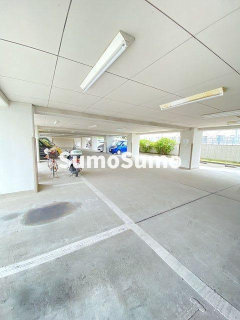 ルキア武庫川の駐車場