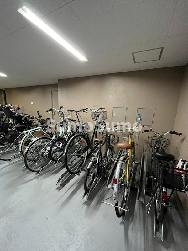 リーガル岡崎橋の外観