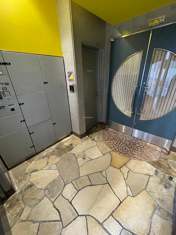 ル・パピヨン2のエントランス|毎日通るエントランスはこのようになっています