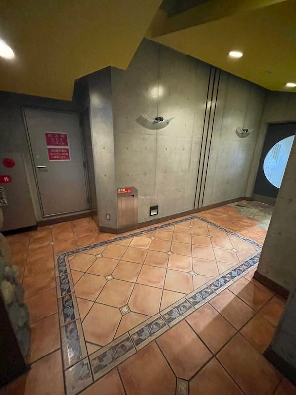 ル・パピヨン2のロビー|落ち着いたロビーです