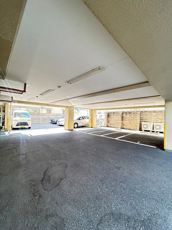 リッツコート六甲の駐車場