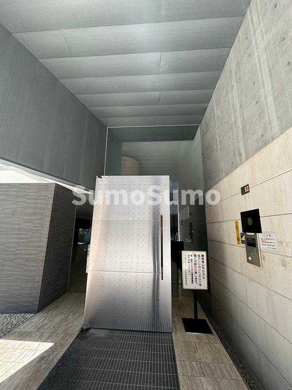 リビオライズID大手前西のエントランス