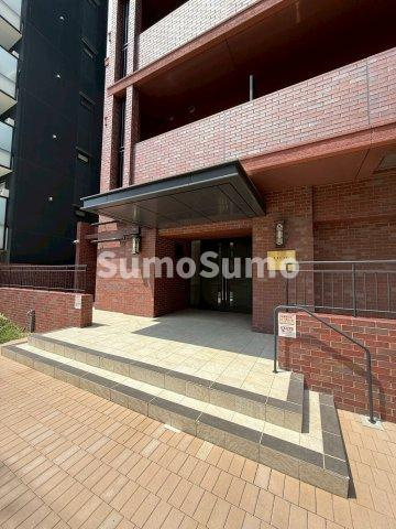 リビオレゾン靭公園のエントランス