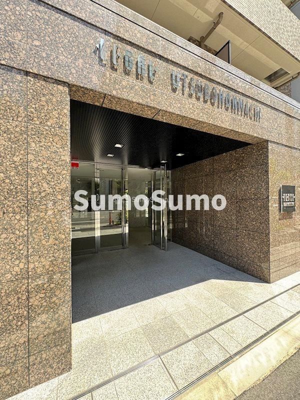 リーガル靱本町のエントランス