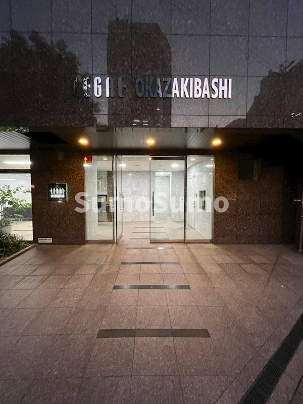 リーガル岡崎橋のエントランス|エントランスです