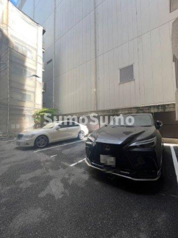 ル・パルトネール難波の駐車場
