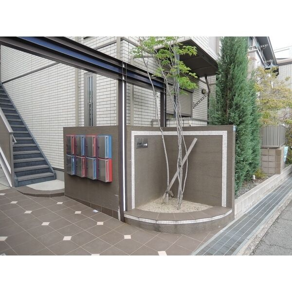 リンクス岡本のエントランス