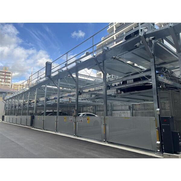 ワコーレシティ神戸元町の駐車場