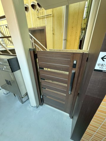 中天マンションのエントランス