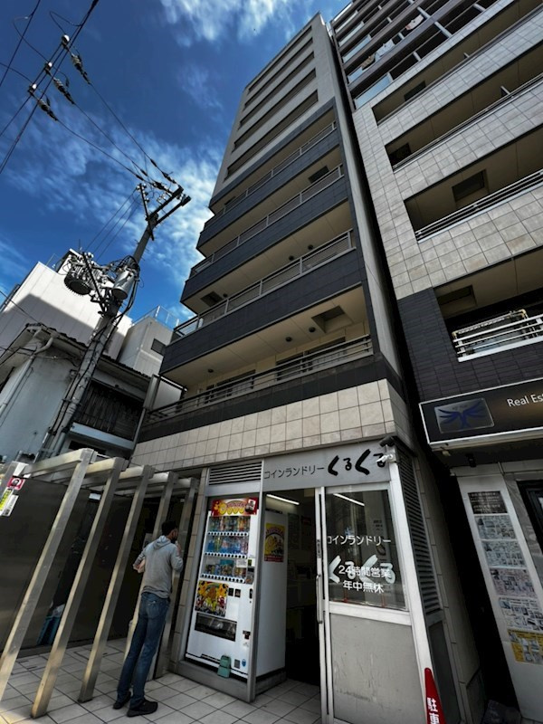 ワイズコート難波イーストの外観