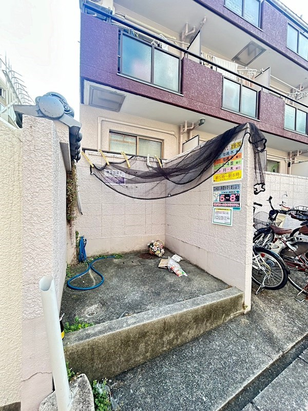 六甲アサヒの外観