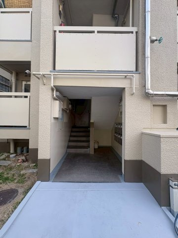 五位ノ池南ビルのエントランス|建物の内部です