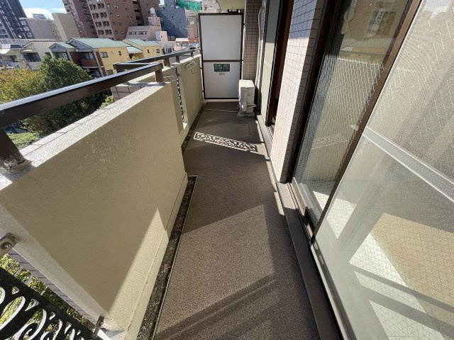 ライフ新神戸のバルコニー