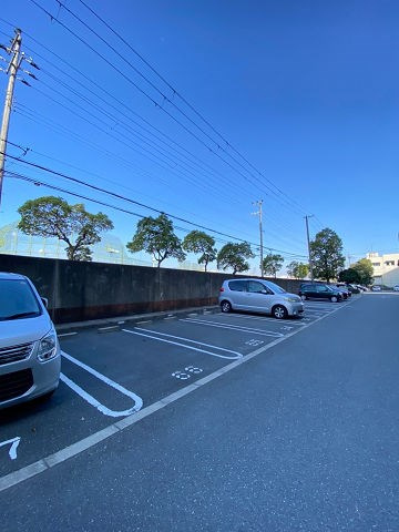 今津浜パークタウンの駐車場