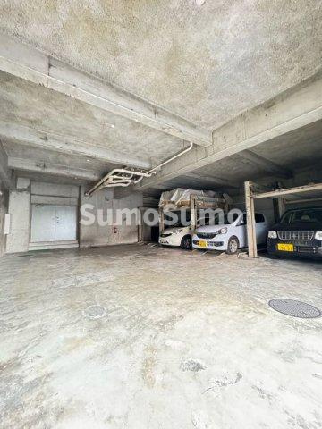 元町アーバンライフの駐車場