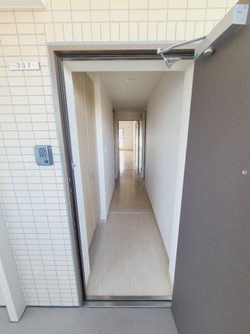 レジェンダリー甲子園浦風町の玄関