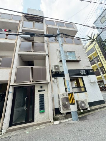 京屋ホームズの外観