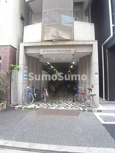 レジデンスナガサワのエントランス|建物の内部です