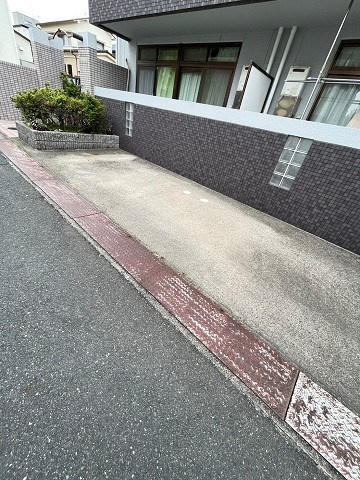 レグルス甲子園のエントランス