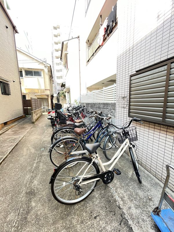 中間東雲ハイツの外観