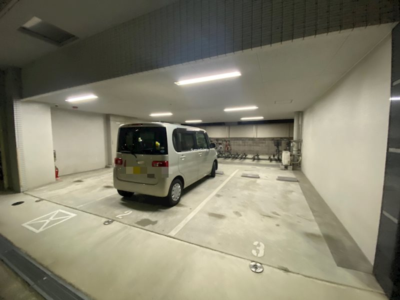 レジデンス大阪城前の駐車場