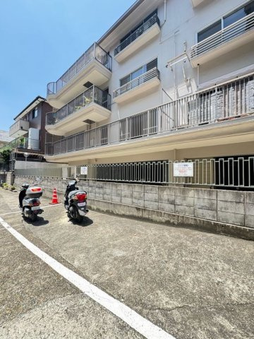 六甲コーポラスの外観
