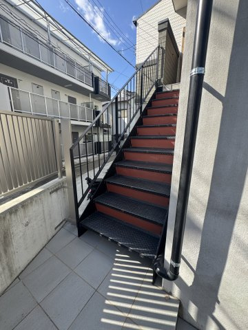 ワコーレヴィアーノ長田大塚町のエントランス