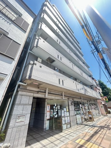 ワコーレ新神戸ステージのエントランス