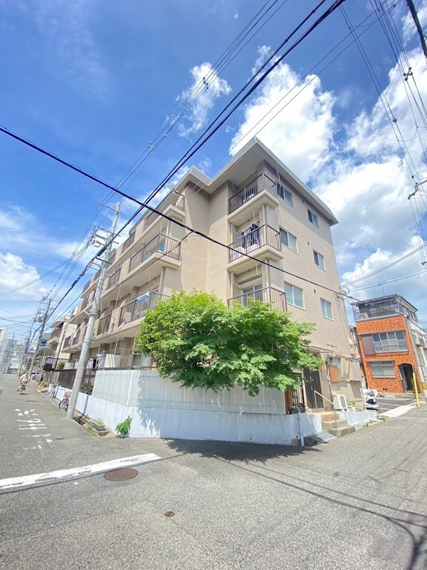 三山マンションの外観
