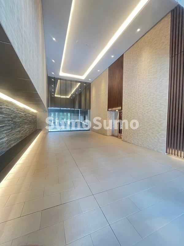 ワコーレシティ神戸三宮のロビー