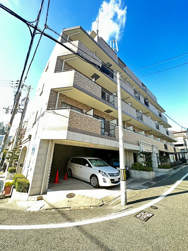 ワコーレ六甲アーベインの外観