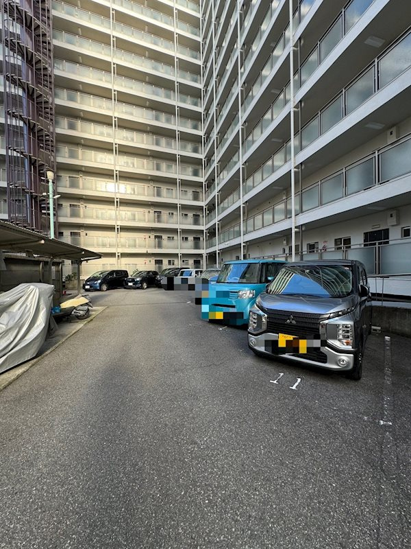 北堀江コーポの駐車場