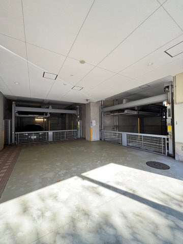ワコーレディ・アルクス元町の駐車場