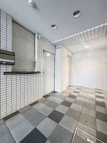 ワコーレハーバーシティ元町のロビー