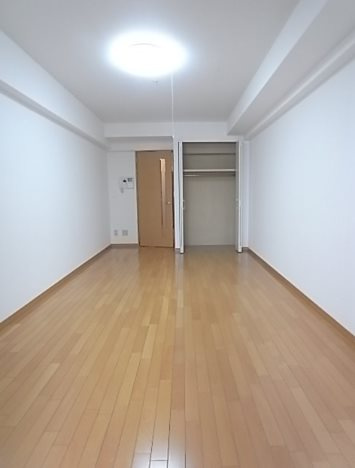 レジディア三宮東の寝室