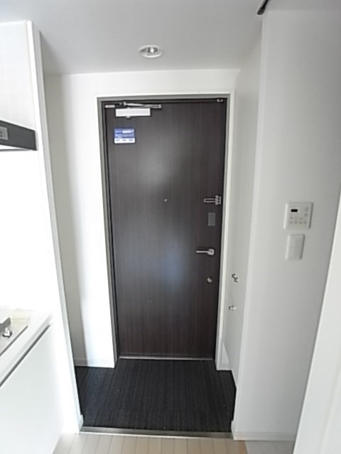 レジディア神戸元町の玄関