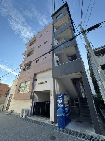 三和マンションの外観