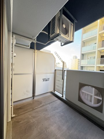 レジディア三宮東のバルコニー