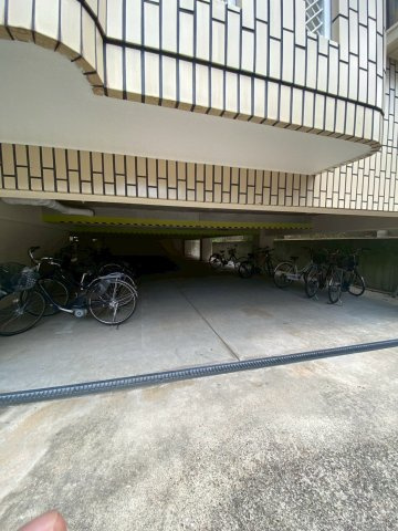 上祇園ハイツの駐車場