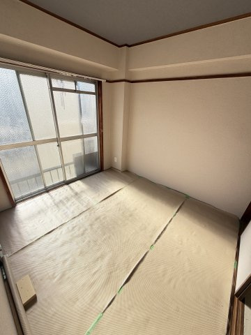 中山手ビルの寝室