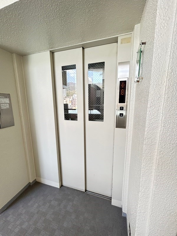 三宮パークハイムのロビー