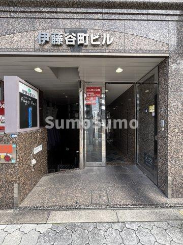 伊藤谷町ビルのエントランス|建物の内部です